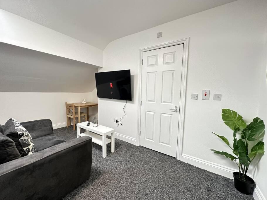 Cosy, Charming 2-bedroom Oasis Appartement Ilkeston