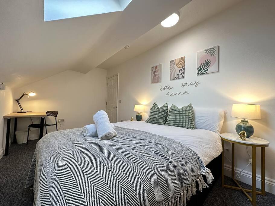 Cosy, Charming 2-bedroom Oasis *
